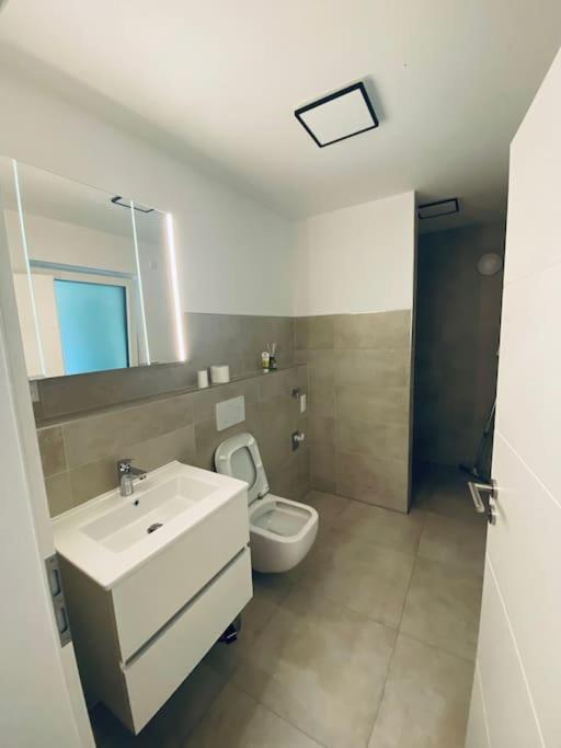 Doreyhome P5 - Zentrale Apartment Fuer 5 Pers Nahe Der Altstadt - Parkplatz - Wlan Passau Eksteriør bilde